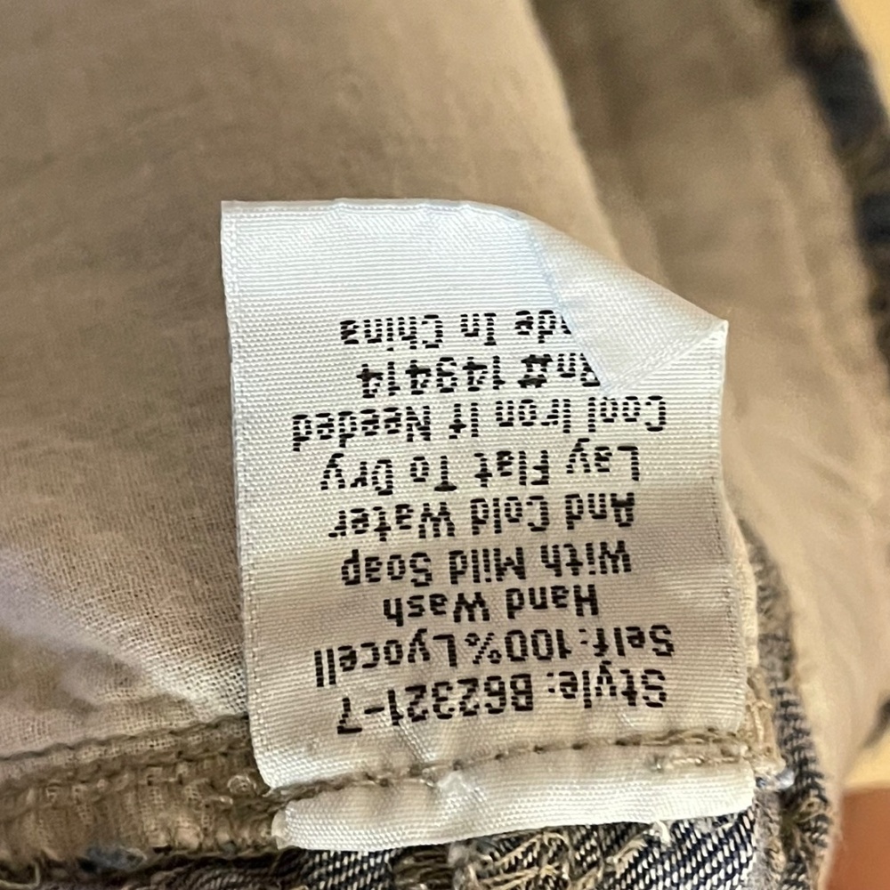 Johnny Was Blue Patterned Capris - image 7